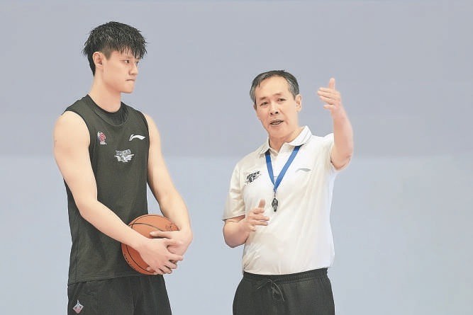 篮球教练队长训练计划书范文怎么写_1
